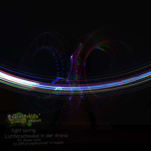 Lichtmalen in der Arena . light swing . explorerkids* . Entdecker Werkstatt im kujakk