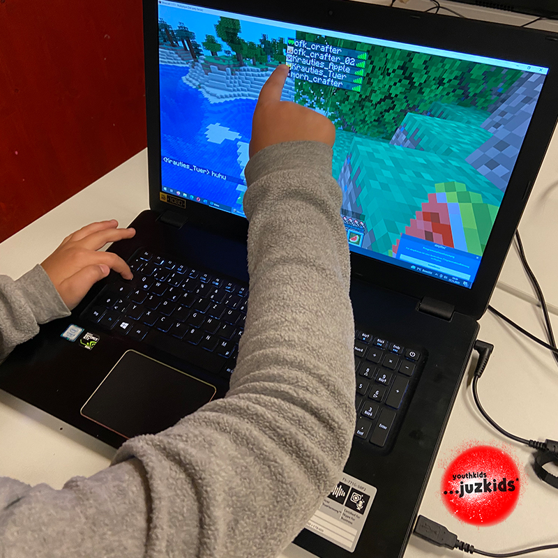 zusammen online spielen II . Minecraft Server . 17. November 2021 . youthkids . ...juzkids* . Jungentag im kujakk . Kinder- und Jugendzentrum in der Reduit Mainz-Kastel