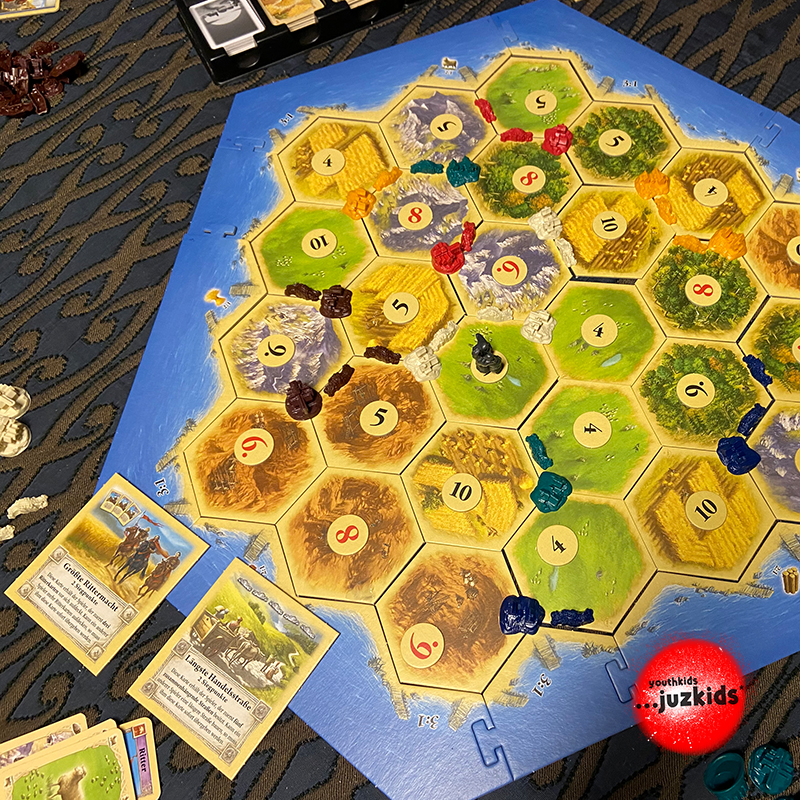 Die Siedler von Catan . Das Brettspiel . 6 Spieler . 26. Januar 2022 . yjk . youthkids . ...juzkids* . Jungengruppe im kujakk . Kinder- und Jugendzentrum in der Reduit Mainz-Kastel