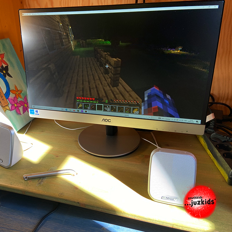Minecraft Server . ...wir spielen noch eine Runde Minecraft auf unserem Server . 18. Mai 2022 . yjk . youthkids . ...juzkids* . Jungengruppe im kujakk . Kinder- und Jugendzentrum in der Reduit Mainz-Kastel