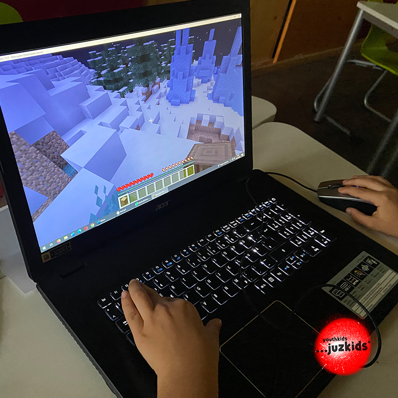 zusammen online spielen . Minecraft Server 1.19.2 . 23. November 2022 . yjk . youthkids . ...juzkids* . Jungengruppe im kujakk . Kinder- und Jugendzentrum in der Reduit Mainz-Kastel