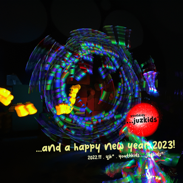 ...and a happy new year 2023! . ...und ein schönes neues Jahr 2023! . 31. Dezember 2022 . yjk* . youthkids . ...juzkids* . Jungengruppe im kujakk . Kinder- und Jugendzentrum in der Reduit Mainz-Kastel