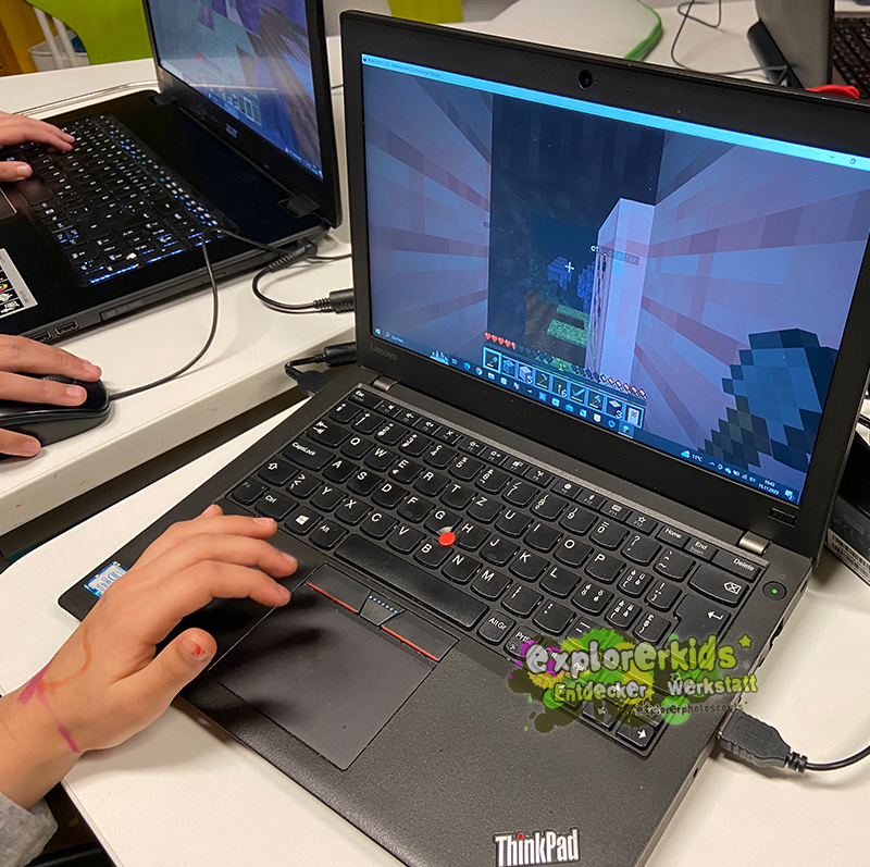 Minecraft Server online . ...zusammen online spielen . 15. November . explorerkids* in der Entdecker Werkstatt . kujakk . Kinder- und Jugendzentrum in der Reduit . Mainz-Kastel