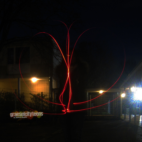 Valentinstag Lichtherzen . Lichtmalen mit Taschenlampen zum Valentinstag . 11. Februar 2020 . graeselcityteens . Stadtteilzentrum Gräselberg . Wiesbaden