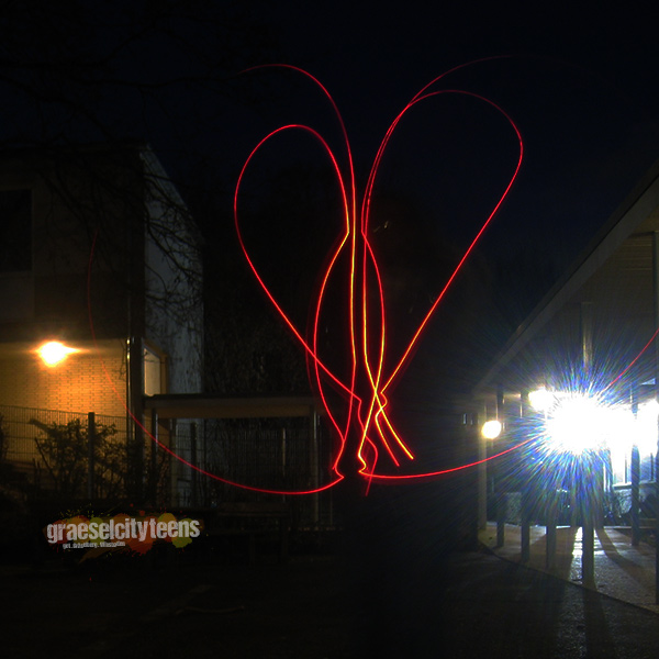 Valentinstag Lichtherzen . Lichtmalen mit Taschenlampen zum Valentinstag . 11. Februar 2020 . graeselcityteens . Stadtteilzentrum Gräselberg . Wiesbaden