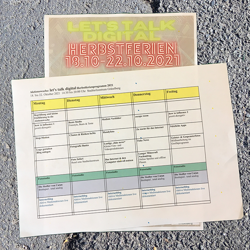 let's talk digital . Medien Herbstferienprogramm 2021 im Stadtteilzentrum Gräselberg . 18. bis 22. Oktober 2021 . ...auf dem Gräselberg . Stadtteilzentrum Gräselberg . Wiesbaden