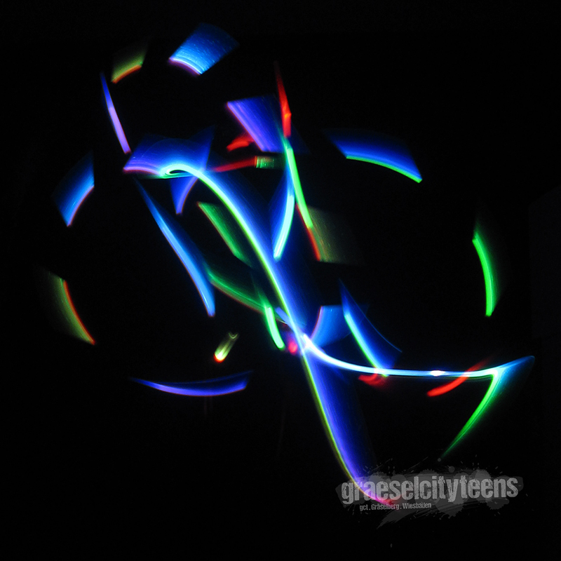 Lichterchaos . ...buntes FarbenLichtDurcheinander . 10. Februar 2022 . gct . graeselcityteens ...auf dem Gräselberg . Stadtteilzentrum Gräselberg . Wiesbaden