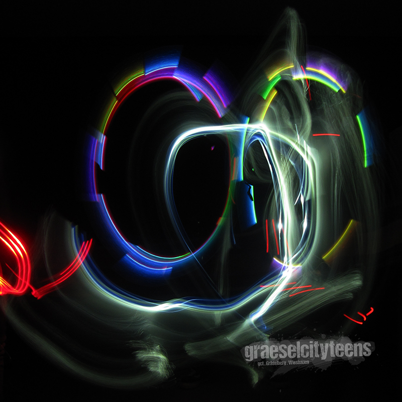 Lichterchaos . ...buntes FarbenLichtDurcheinander . 10. Februar 2022 . gct . graeselcityteens ...auf dem Gräselberg . Stadtteilzentrum Gräselberg . Wiesbaden