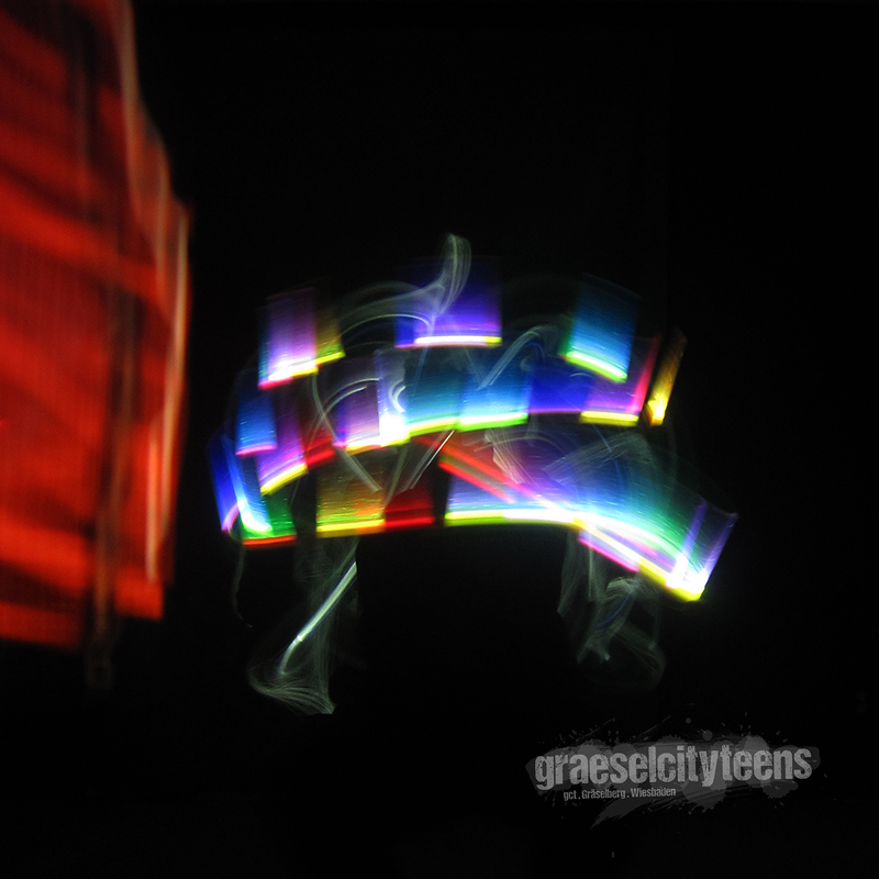 Lichterchaos . ...buntes FarbenLichtDurcheinander . 10. Februar 2022 . gct . graeselcityteens ...auf dem Gräselberg . Stadtteilzentrum Gräselberg . Wiesbaden