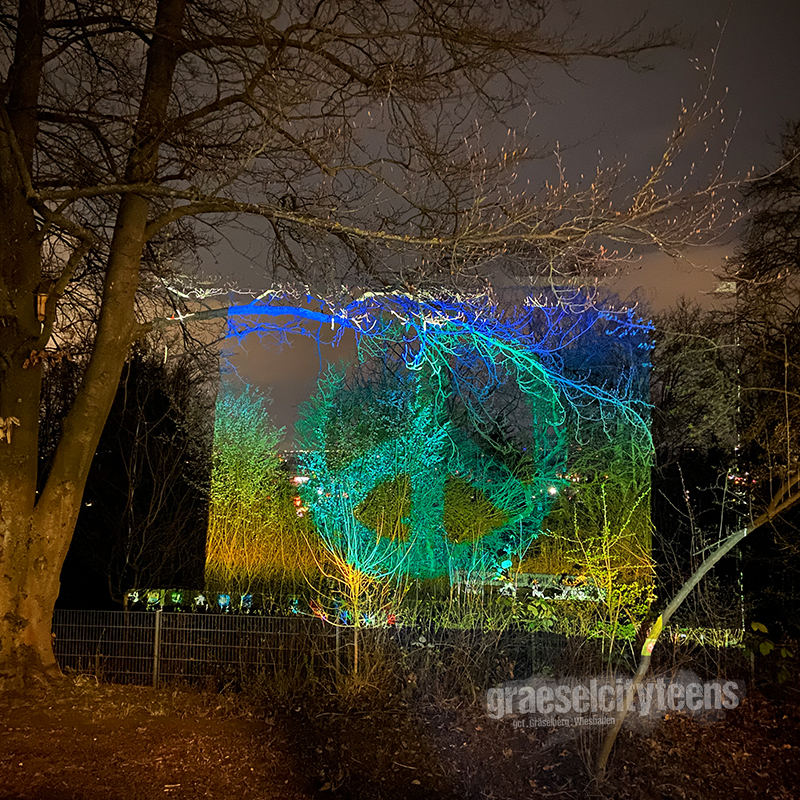 peace light . Beamerlicht im Garten . 17. MÃ¤rz 2022 . gct . graeselcityteens ...auf dem GrÃ¤selberg . Stadtteilzentrum GrÃ¤selberg . Wiesbaden