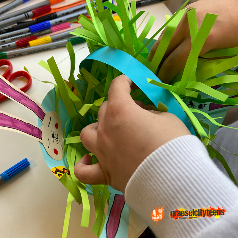 Buntes Osterkörbchen . Wir gestalten uns ein schönes Osterkörbchen . 7. April 2022 . Kooperationsprojekt . Betreuende Grundschule . gct . graeselcityteens ...auf dem Gräselberg . Stadtteilzentrum Gräselberg . Wiesbaden