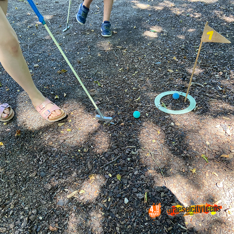 Cross Minigolf . im Garten . 30. Juni 2022 . Kooperationsprojekt . Betreuende Grundschule . gct . graeselcityteens ...auf dem GrÃ¤selberg . Stadtteilzentrum GrÃ¤selberg . Wiesbaden