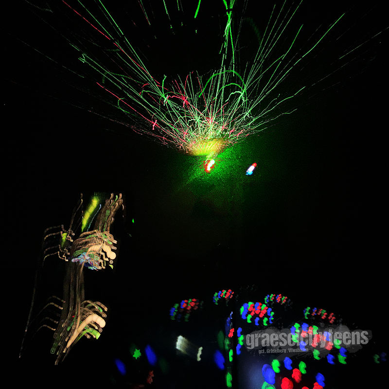 Licht Disco . Langzeitbelichtung mit dem Smartphone . 14. November 2023 . gct . graeselcityteens ...auf dem GrÃ¤selberg . Stadtteilzentrum GrÃ¤selberg . Wiesbaden